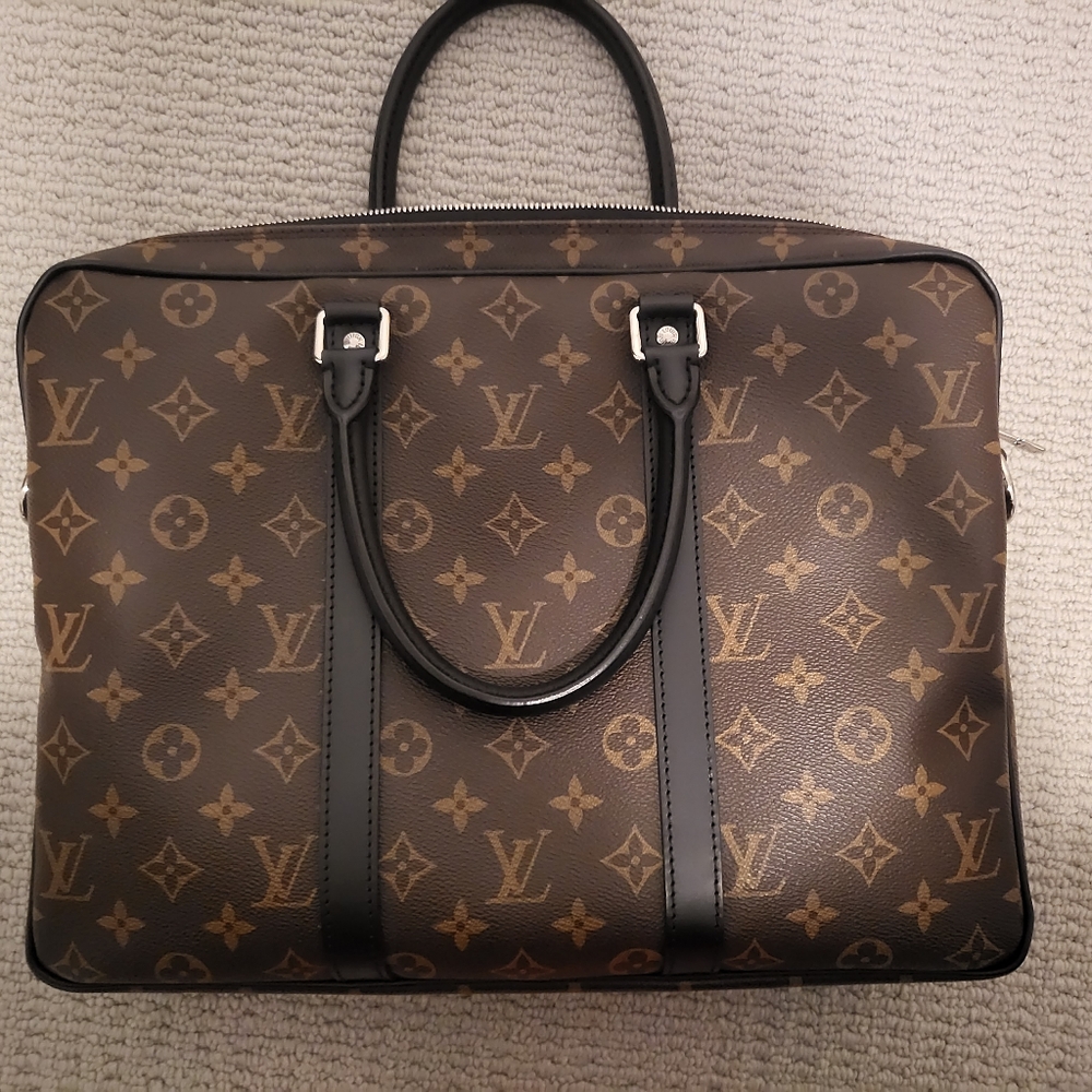 Like new LV briefcase Porte Documents Voyage